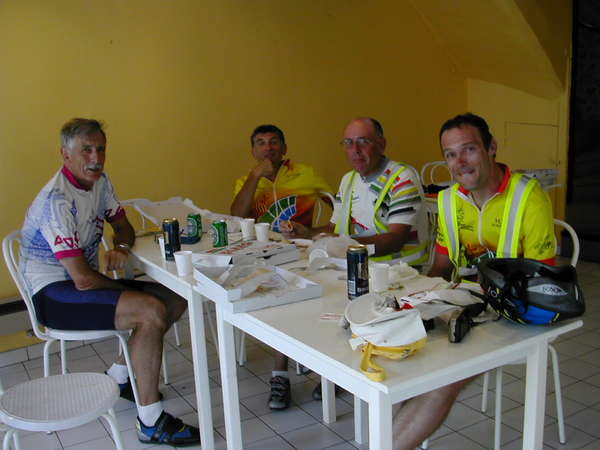 fichier 20030608_100010_bs_pascal_lometti_bernard_faivre_jean-pierre_ratabouil_bernard_lescude_angerville-0.jpg