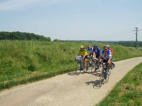 fichier 20050529_160400_sh_martine_medina_pascal_lometti_lucien_claudepierre_jean-pierre_ratabouil_michel_medina_reprise_route-0.jpg