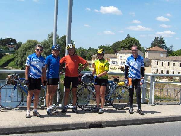 fichier 20050529_160600_sh_jean-pierre_ratabouil_lucien_claudepierre_michel_medina_martine_medina_pascal_lometti_sainte_foy_la_grande-0.jpg