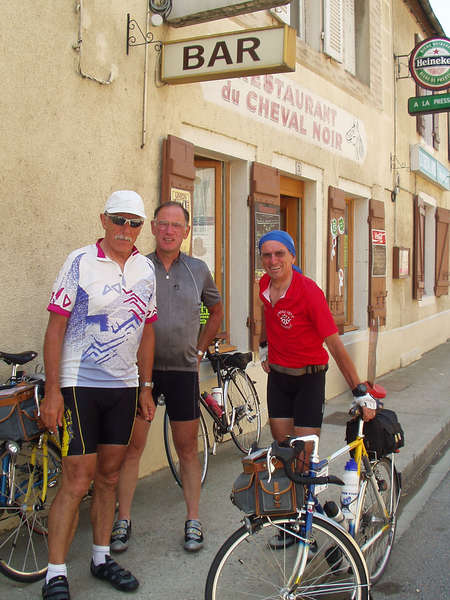 fichier 20050623_140010_hs_bernard_lescude_guy_estopina_bernard_del_socorro_saint_loup_de_la_salle-0.jpg