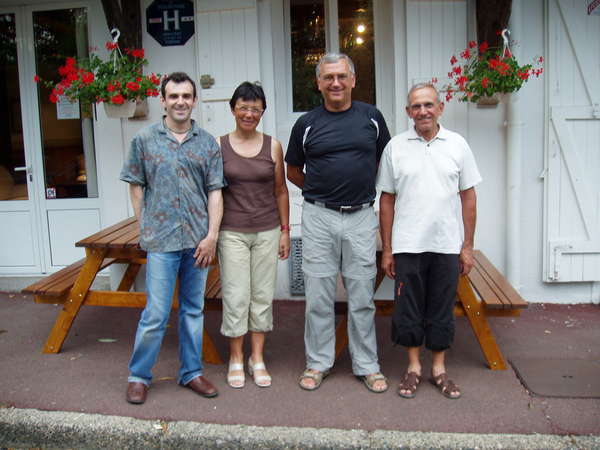 fichier 20050628_140010_hm_joel_de_rudnicki_pierrette_guilloteau_guy_guilloteau_hotel_santiago-0.jpg