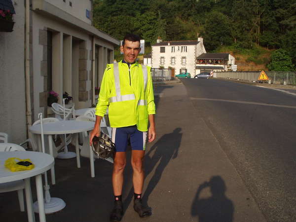 fichier 20050703_100010_pb_jean-philippe_battu_saint_nicolas_des_eaux_cafe-0.jpg