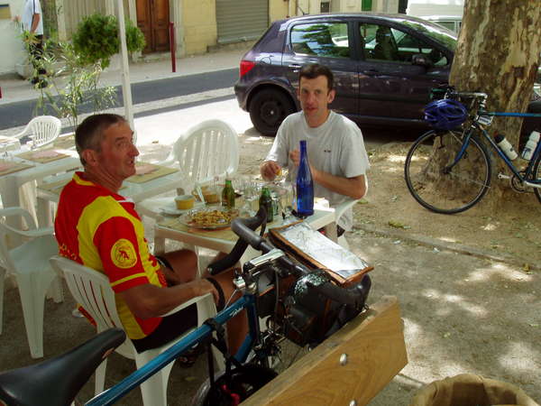 fichier 20060611_1248_sp_gerard_malivoir_jean-louis_dufour_platanes_montagnac_jjdr-0.jpg