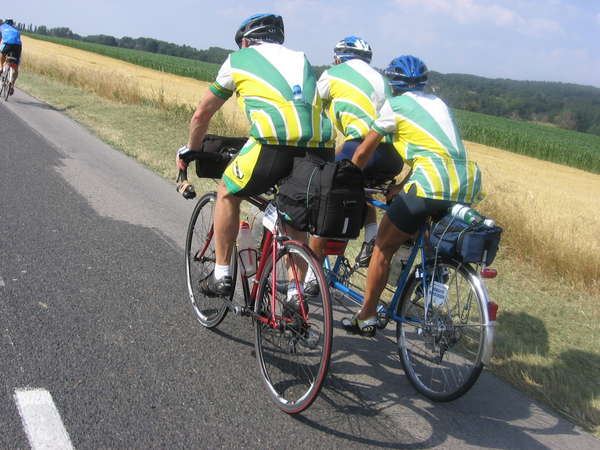 fichier 20060630_172647_hd_pierre_dorne_roger_devulder_ghislaine_devulder_maudouin_route2_tandem_gg-0.jpg
