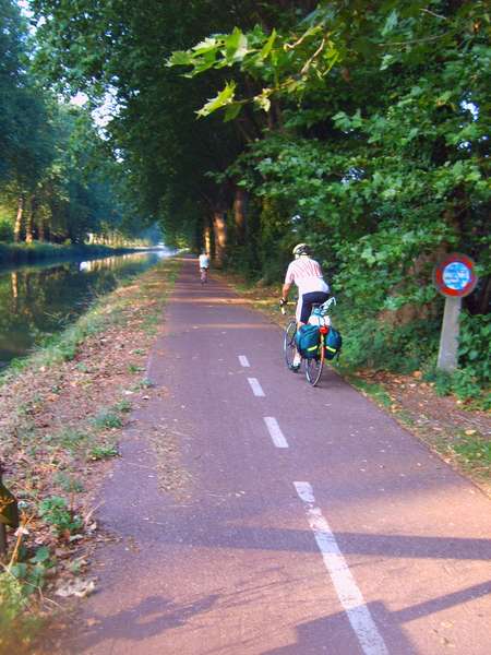 fichier 20060713_0730_sh_isaic_signou_ph1-0.jpg