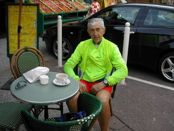 fichier 20060813_144042_mh_andre_vaneeckhout_petit_dejeuner_bl-0.jpg