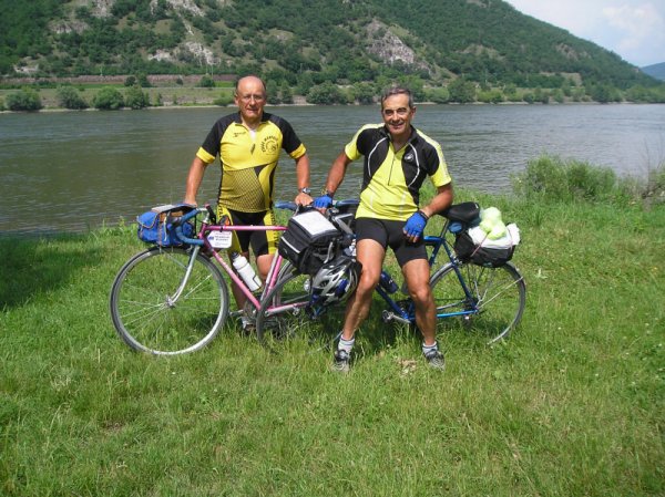 fichier 20070604_1900_eurodiagonale_StrasbourgBudapest_christian_diandet_francis_pouzet_szentendre_15k_budapest-0.jpg