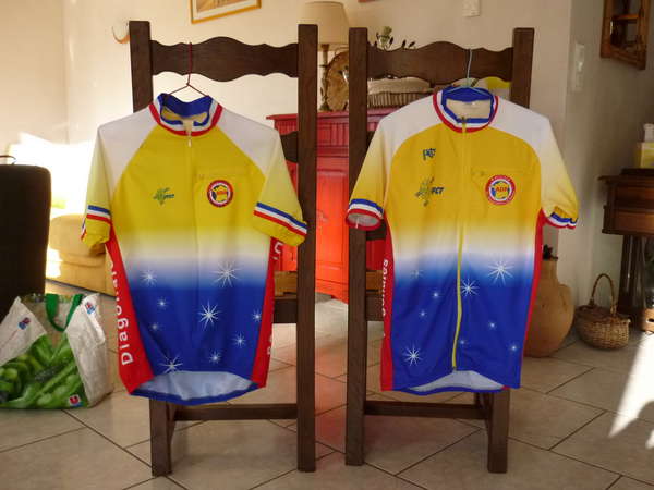 fichier 20090502_160000_maillotPikusNoretFace-0.jpg